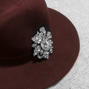 Glamour Broach